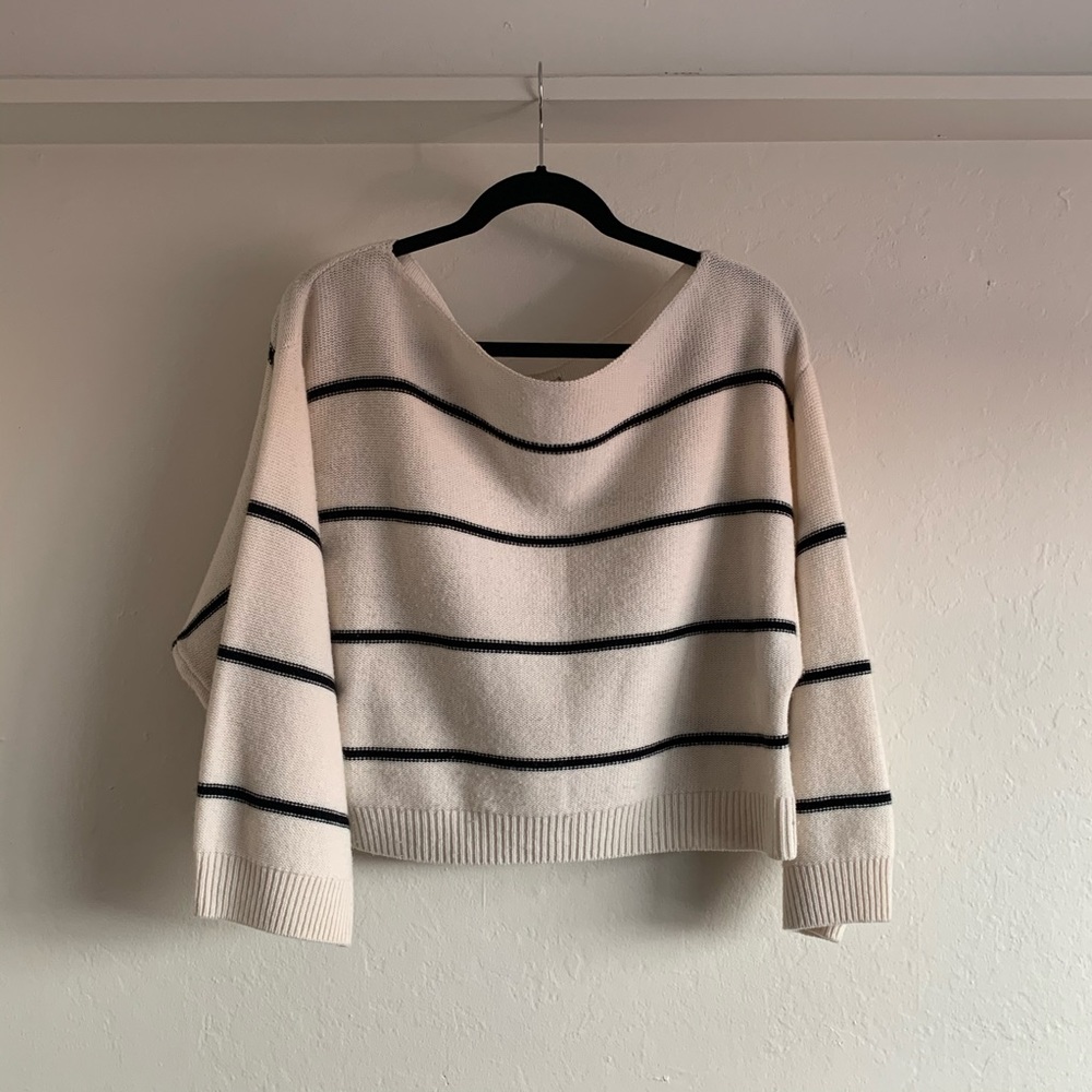 VINCE oversized crop 3/4 sleeve sweater.